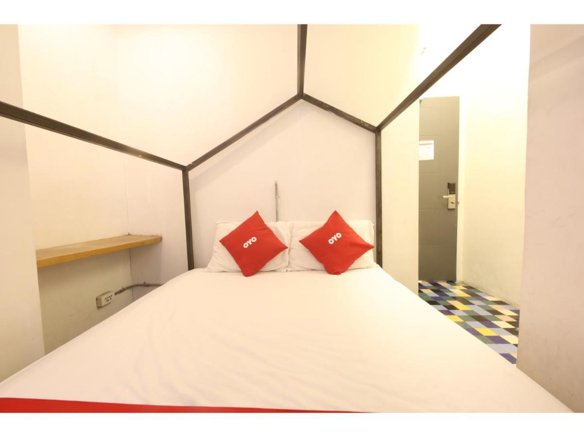 Oyo 866 Junction Hostels Manila Eksteriør billede